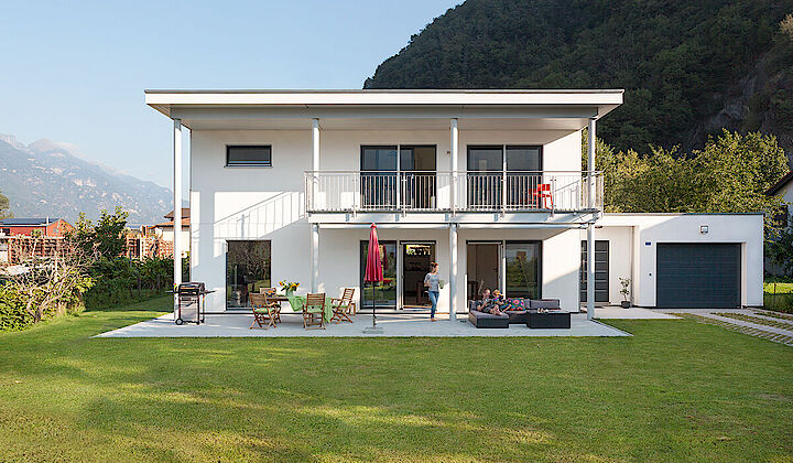Casa Bigger
