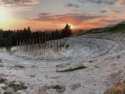 lignius, case in legno, case prefabbricate in legno, filiera solidale pefc, stefano boeri architetti, teatro, siracusa, le troiane