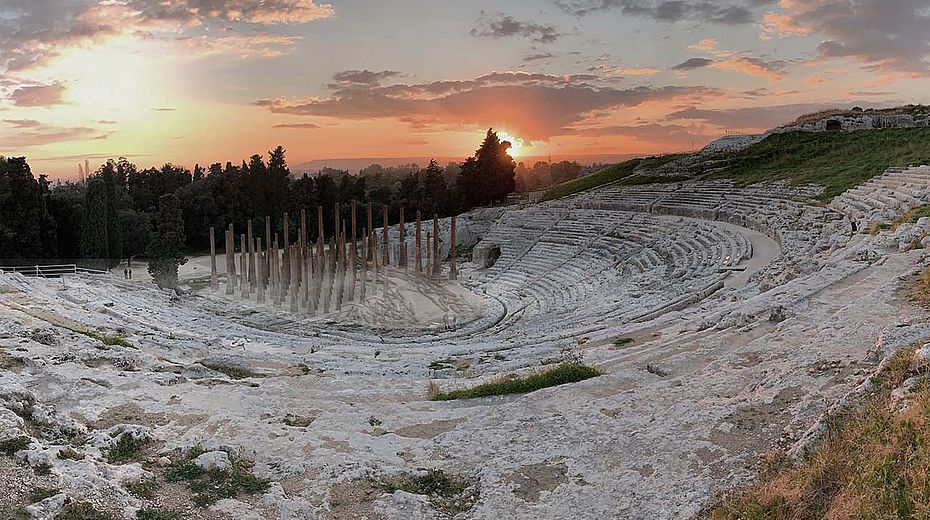 lignius, case in legno, case prefabbricate in legno, filiera solidale pefc, stefano boeri architetti, teatro, siracusa, le troiane