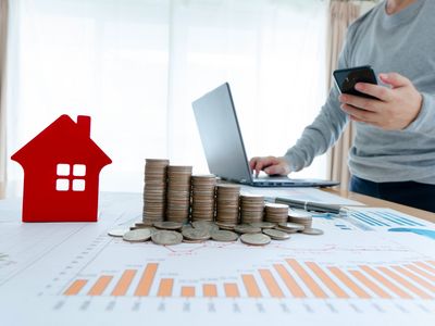 Andiamo a scoprire come si muovono gli investitori sul mercato immobiliare: dati aggiornati, città più calde e profili di chi sa dove puntare per guadagnare