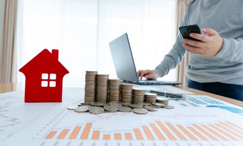 Andiamo a scoprire come si muovono gli investitori sul mercato immobiliare: dati aggiornati, città più calde e profili di chi sa dove puntare per guadagnare
